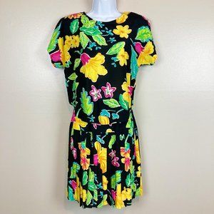 PINSTRIPES PETITE - 2 - VINTAGE 2-Piece Floral Set